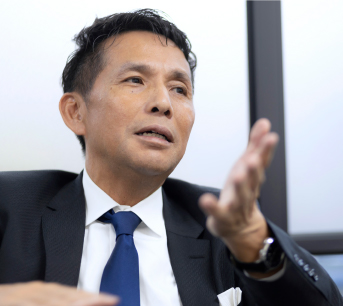 代表取締役　杉山　賢一